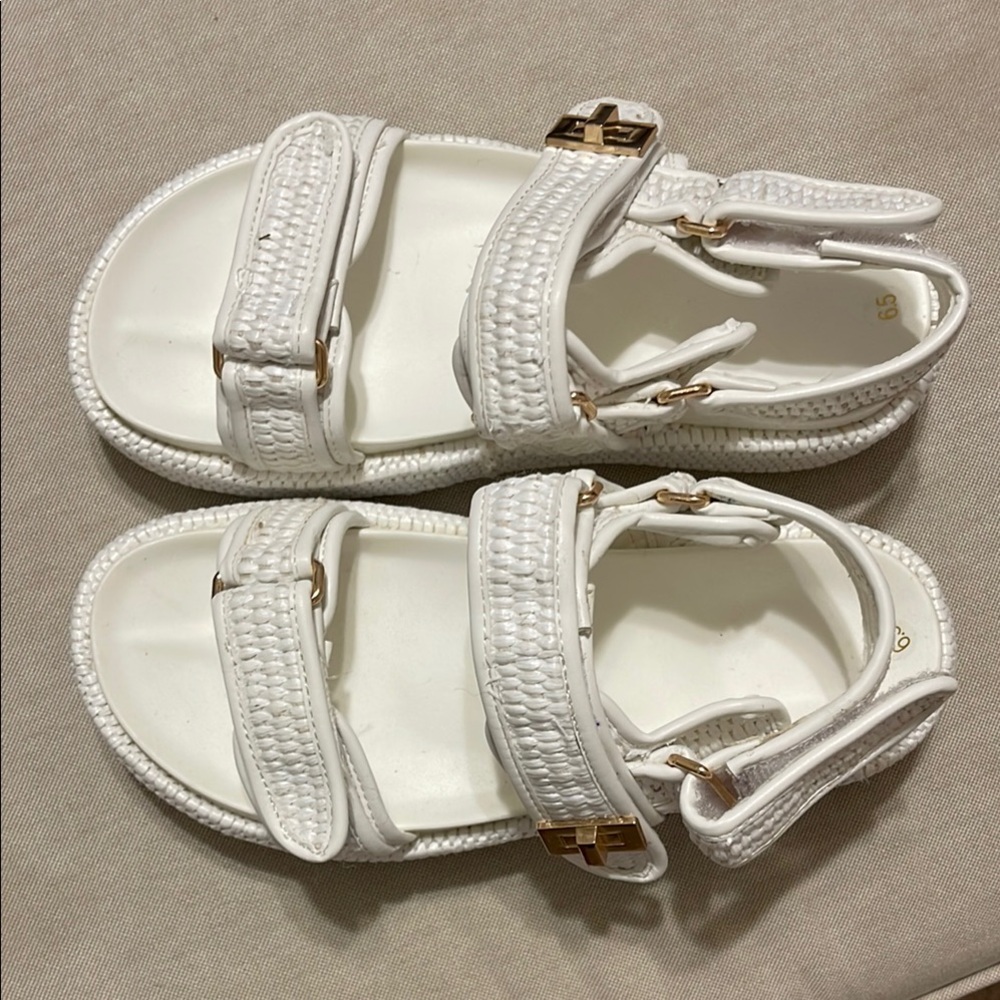 Chic White Platform Sandals with Gold Accents - Picture 2 of 5